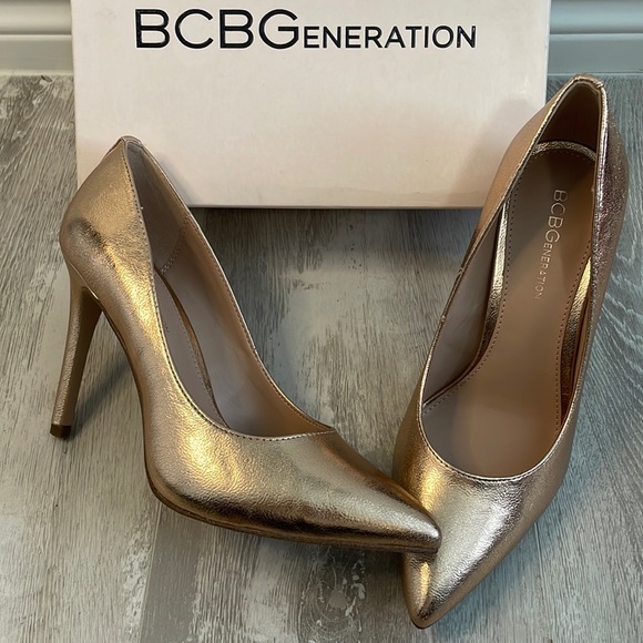 BCBGeneration Women's Heidi Stiletto Dress Pumps Shell Size 6 M